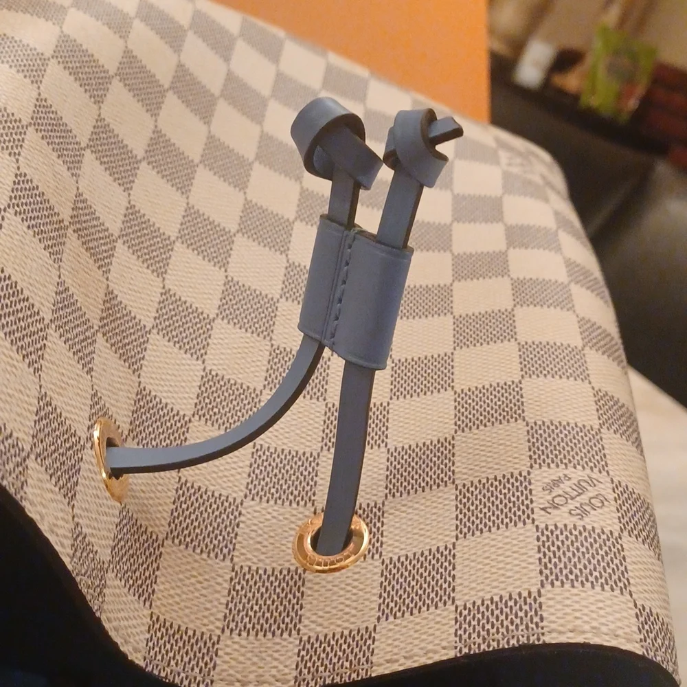 Authentic Louis Vuitton Neo noe - Picture 7 of 10